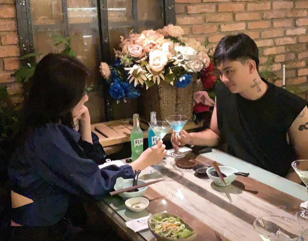 Cô gái mà Hoài Lâm vừa công khai trạng thái kết hôn là ai?