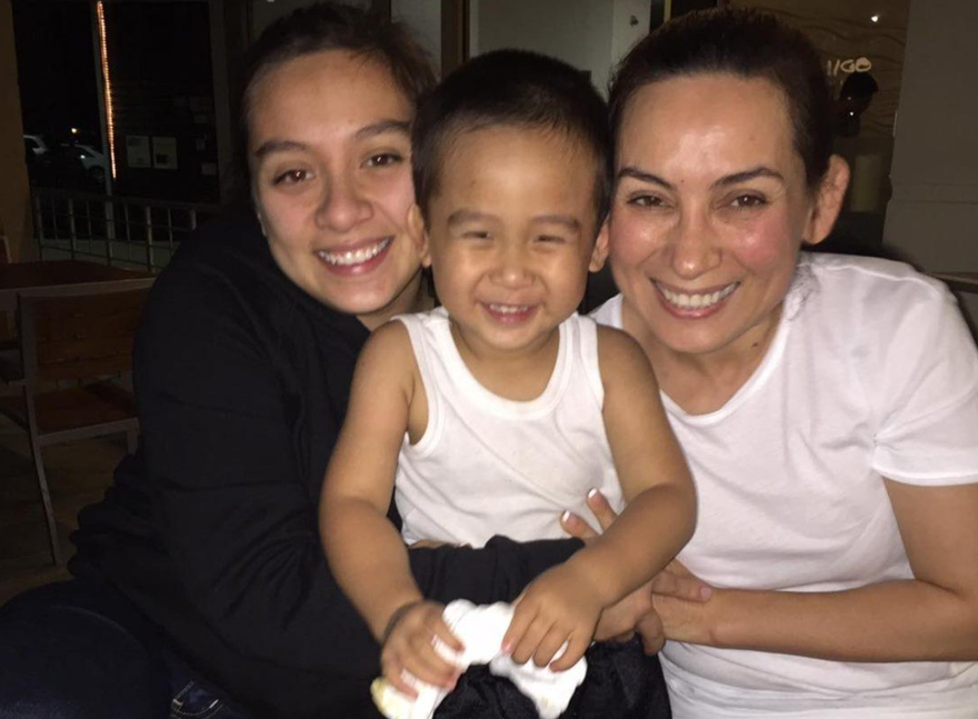 Showbiz 9/11: Con gái ruột chia sẻ khoảnh khắc cũ của cố ca sĩ Phi Nhung gây xúc động