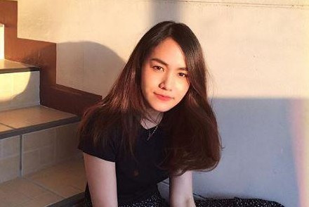 Nữ diễn viên, ca sĩ Butsaran Thongchew.