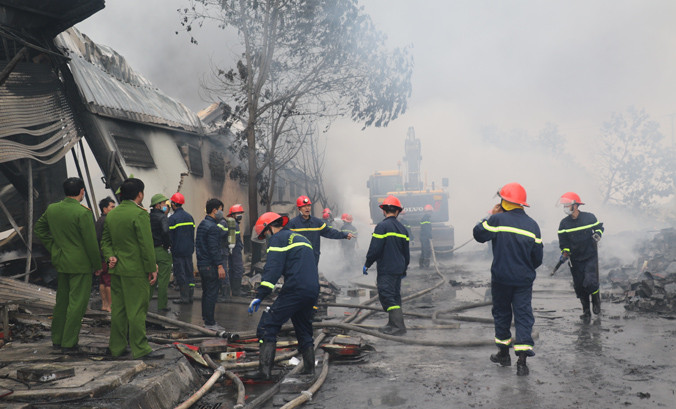Hiện trường vụ hỏa hoạn sáng 24/12.