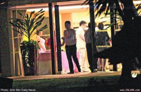 Khi khách mời đã tập trung đông đủ để dự tiệc cưới thì chú rể bất ngờ xuất hiện một mình và tuyên bố hủy hôn với lý do cô dâu quá hung dữ.