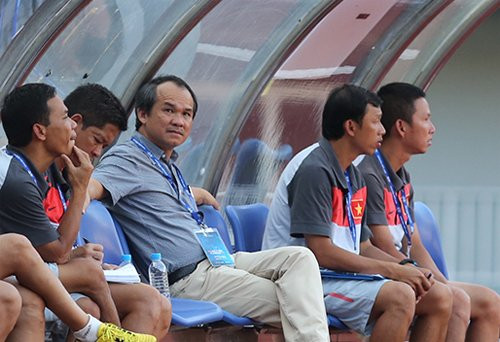 Bầu Đức vẫn bức xúc chuyện của Công Phượng