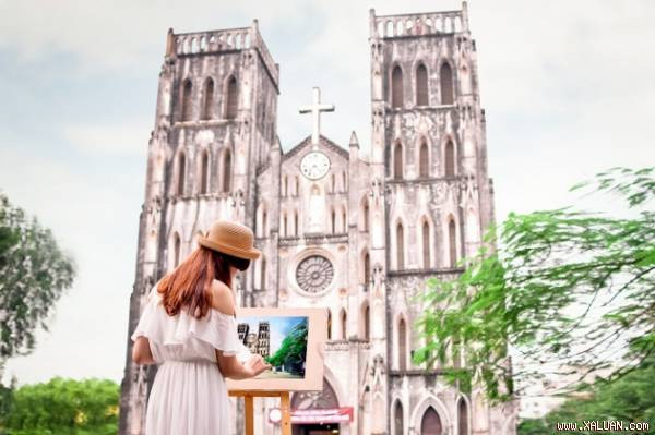 “Thiếu nữ xinh đẹp vẽ Hà Nội”