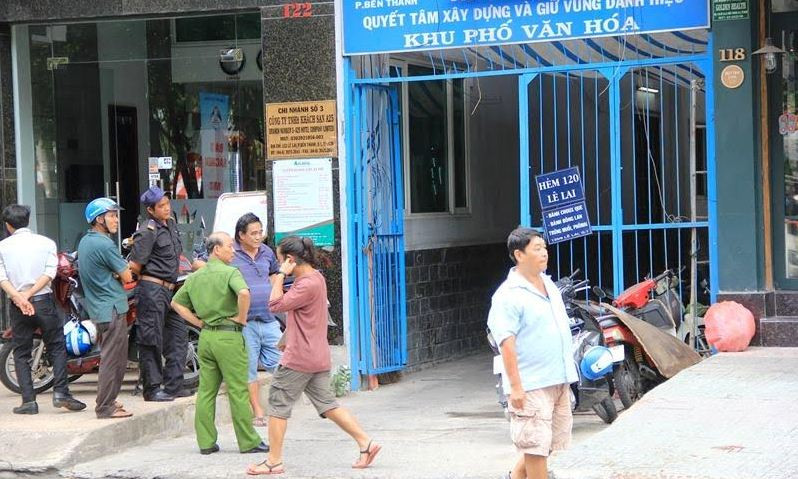 Lực lượng chức năng điều tra vụ việc.