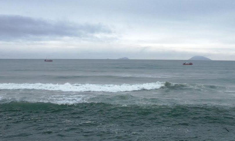 Lốc tố lật úp thuyền, một ngư dân mất tích