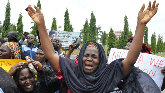 Tấn công trường học, bắt cóc hơn 200 nữ sinh để bán