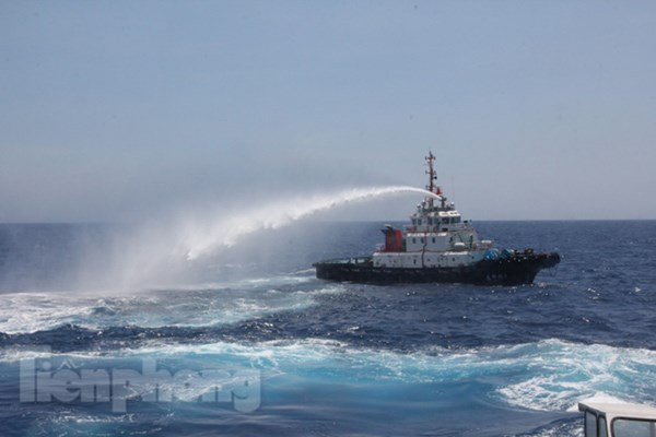 Bản tin 20H: Tàu khu trục tên lửa Trung Quốc ở gần giàn khoan