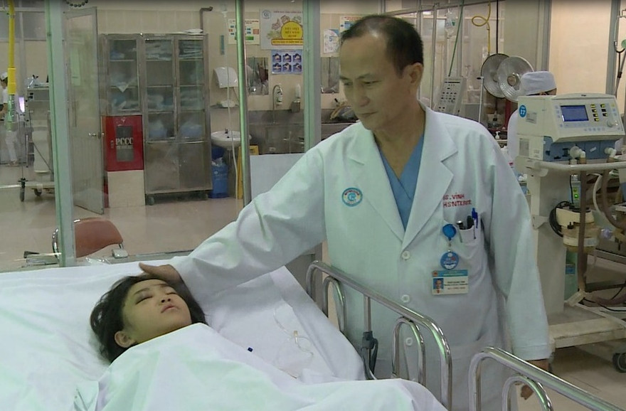 Bệnh nhân đang được chăm sóc tại bệnh viện.