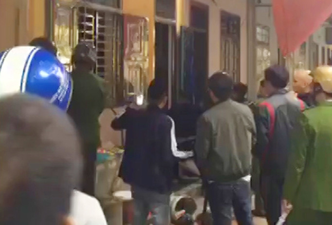 Hiện trường khống chế đối tượng Lê Thanh Đức. Ảnh: Công an Thanh Hóa.