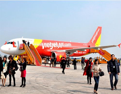 Vietjet giảm giá cho khách đi tàu ảnh hưởng sự cố cầu Ghềnh