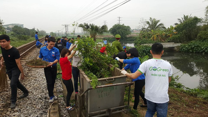 300 đoàn viên quận Hồng Bàng ra tay cải tạo dòng kênh đen.