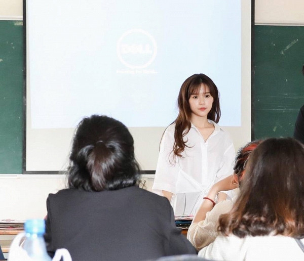 Midu trở thành giảng viên đại học