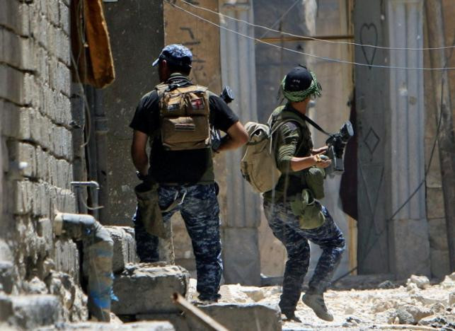 Theo Reuters, khoảng 10 ngày trước, các lực lượng Iraq đã tấn công thành phố cổ Mosul, mục tiêu cuối cùng của chiến dịch kéo dài 8 tháng để tái chiếm thành trì lớn cuối cùng của IS.