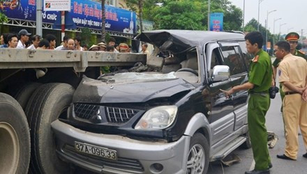 Hiện trường vụ tai nạn làm 7 người thương vong. Ảnh: Zing.