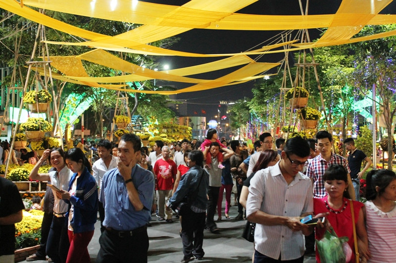 Sài Gòn rộn ràng chờ đón giao thừa