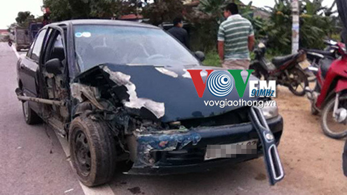 Chiếc ô tô bị hư hỏng nặng sau tai nạn.