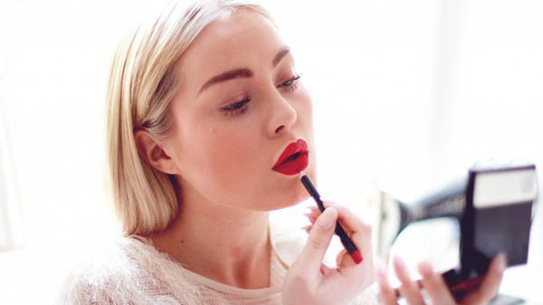 Những dụng cụ cơ bản giúp việc trang điểm thêm hoàn hảo