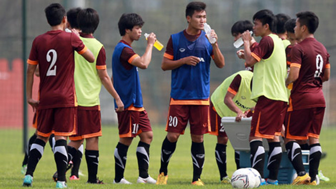 Ở ĐT Olympic Việt Nam lúc này, không có bất cứ cầu thủ nào được HLV trưởng Miura ưu ái. Ảnh: H.M.