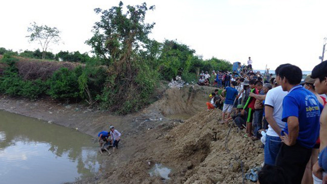 Xác chết dưới chân cầu Cà Ty.