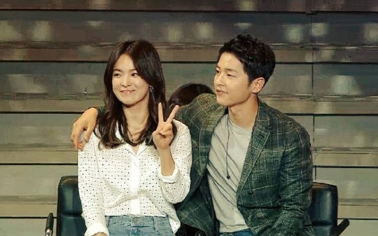 Với vai trò khách mời trong buổi họp fan này, Song Hye Kyo xuất hiện bất ngờ khiến các fan vô cùng thích thú.