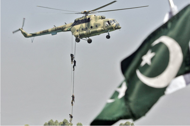 Lực lượng biệt kích Pakistan tham gia một cuộc diễn tập. (Ảnh: Aamir Qureshi)