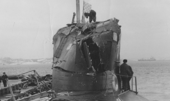 Tháp chỉ huy của Kostroma sau vụ va chạm. Ảnh: Reddit.