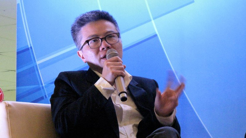 GS Ngô Bảo Châu chia sẻ tại lễ ra mắt Tạp chí PI. Ảnh: Lê Văn.