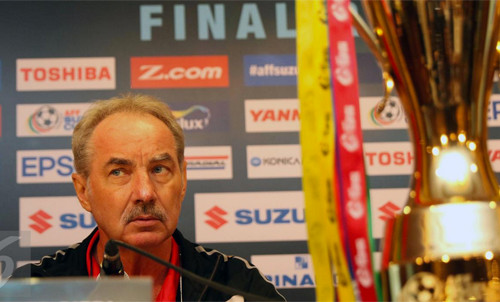 HLV Riedl vô duyên với chức vô địch giải Đông Nam Á, ba lần thua ở chung kết.