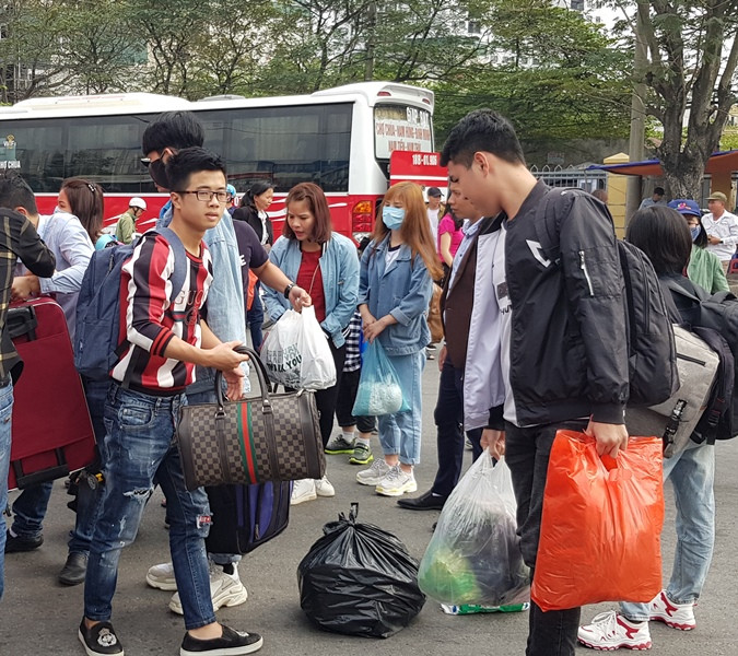 Hơn 160 phản ánh về chặt chém giá, giao thông dịp Tết Kỷ Hợi. Ảnh: Thanh Hiếu