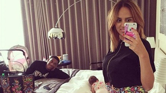 Vừa mới đến M.U nên gia đình nhỏ Martial hiện đang ở khách sạn.