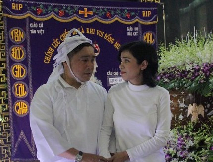 Việt Trinh và các nghệ sĩ Việt đau buồn nói về cố NSND Lý Huỳnh