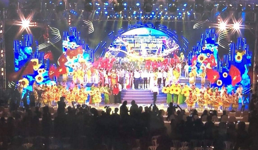 Con trai nhạc sỹ Thế Hiển tiếp bước cha tại chương trình 'Sắt son niềm tin với Đảng'