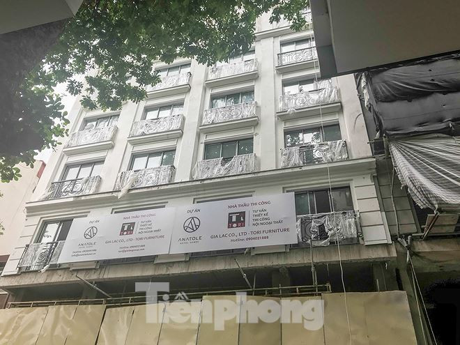 Cận cảnh cưỡng chế loạt công trình phá vỡ quy hoạch phố cổ