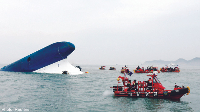 Một số chuyên gia cho rằng vẫn còn hy vọng tìm thấy người sống sót nếu các nạn nhân tìm được túi khí. Ảnh: Asiaone.com