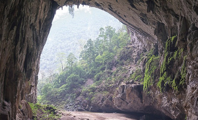 VQG Phong Nha – Kẻ Bàng được mệnh danh là “Vương quốc hang động” và còn nhiều hang động chưa được khám phá.