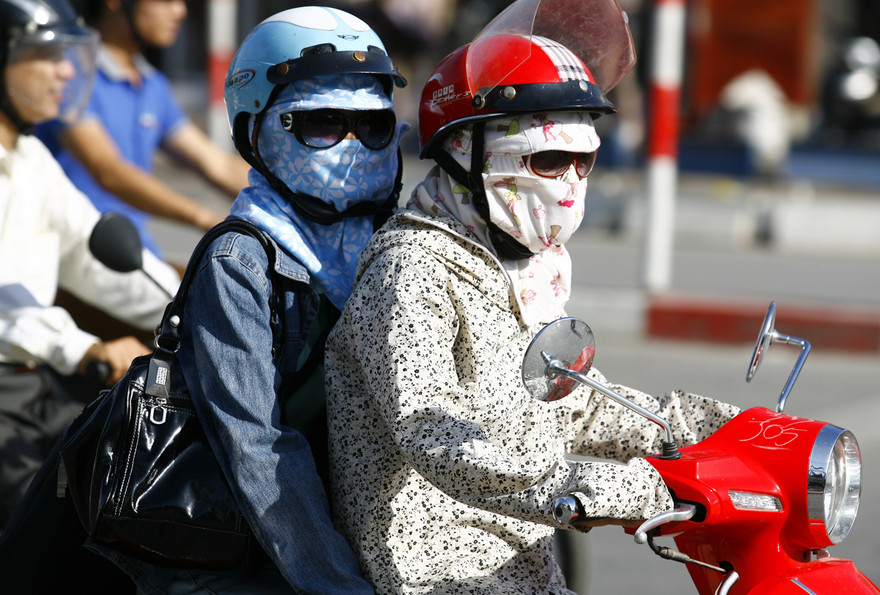 Hà Nội nắng nóng hết ngày mai. Ảnh: Hồng Vĩnh.