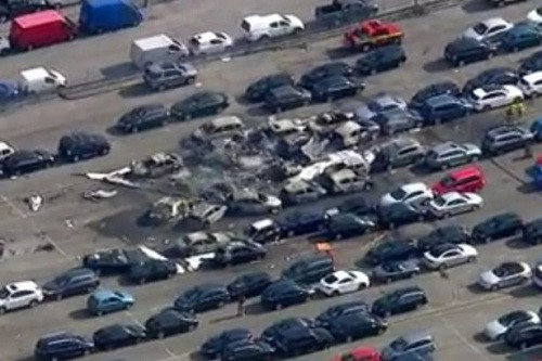 Hiện trường tai nạn máy bay chở ba người trong gia đình bin Laden. Ảnh: Mirror.