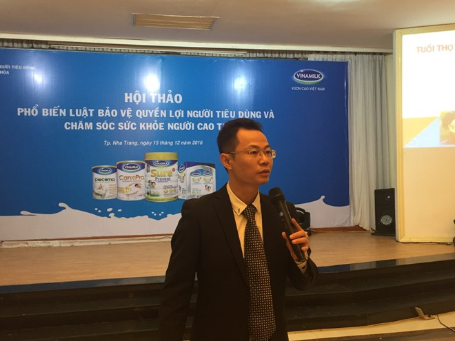 Tiến sĩ Nguyễn Lê – Giảng viên học viện Quân Y, Bác sĩ chuyên khoa gan mật bệnh viện 103, Hà Nội chia sẻ về sức khỏe và dinh dưỡng hợp lý cho người cao tuổi tại hội thảo do Vinamilk tổ chức