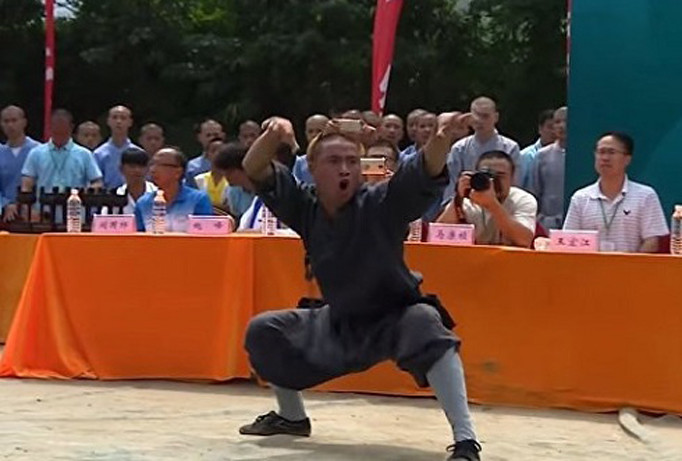 Võ sư Thiếu Lâm chính tông trình diễn Ngũ hình quyền