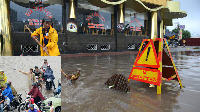 Công nhân xí nghiệp thoát nước số 2 thu gom rác và túi nilon tại miệng cống thoát nước sáng 17/7 trên đường Hồ Tùng Mậu, Cầu Giấy, Hà Nội (ảnh lớn). CSGT đang phân luồng giao thông (ảnh nhỏ). Ảnh: Ngọc Châu