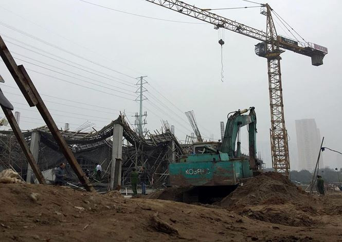 Cảnh sát khám nghiệm hiện trường vụ việc.