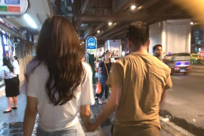 Đàm Vĩnh Hưng gặp gỡ Hương Giang Idol ở Thái Lan.