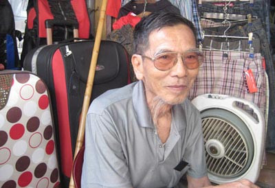 Nghệ sĩ Trần Hạnh.