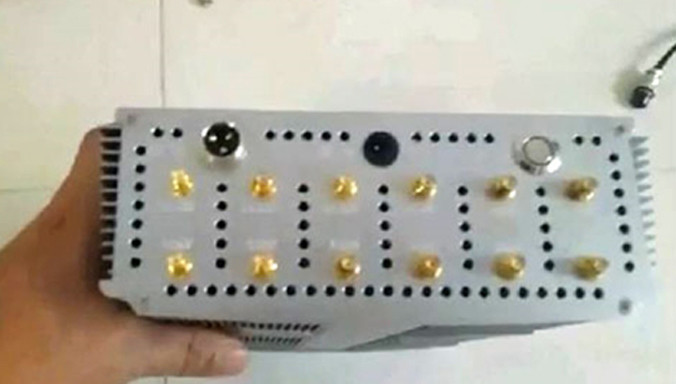 Một thiết bị IMSI Catcher rao bán trên thị trường đen trực tuyến.