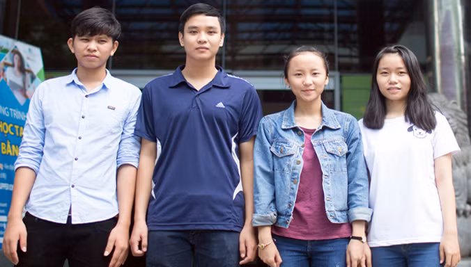 Thủ khoa các ngành học nhận các gói Học bổng toàn phần và bán phần tại ĐH Duy Tân.