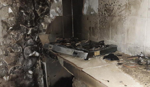 Khu bếp cháy nham nhở. Ảnh: Lê Hoàng.