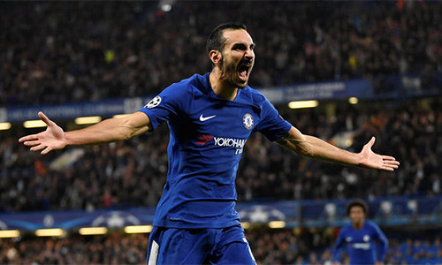 Zappacosta đánh dấu ngày ra mắt cùng Chelsea ở Champions League bằng một bàn thắng đẹp. Ảnh: Reuters.
