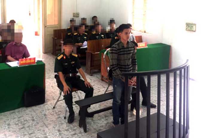 Bị cáo Hoan ra tòa lĩnh án. Ảnh: Trung Kiên.