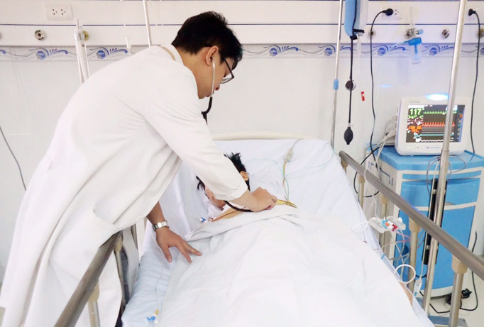 Theo các BS cho biết, chỉ cần nhập viện chậm trễ chừng vài phút sẽ gây nguy hiểm đến tính mạng của bệnh nhân.