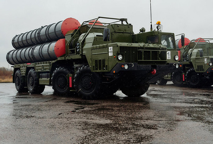 Hệ thống tên lửa phòng không S-400. Ảnh: Sputnik.